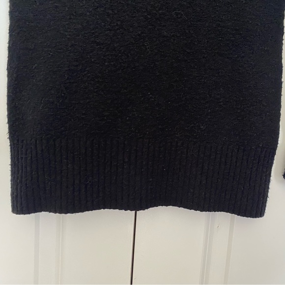 Vintage black boucle sweater - Picture 7 of 8